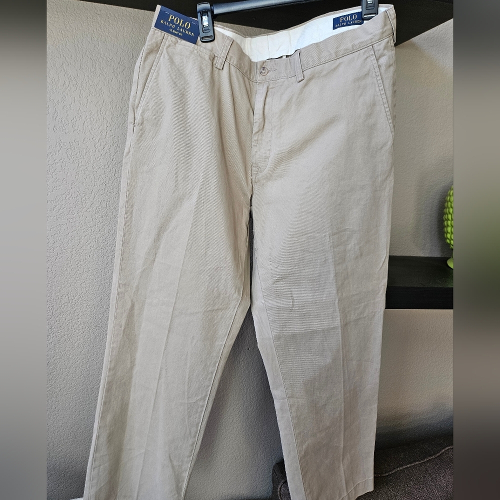 Ralph Lauren Mens classic fit Chino 36/32 tan.